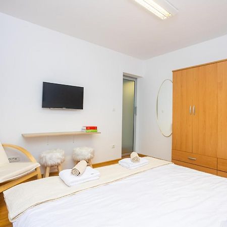 Bella Vista - Cozy Apartments With Easy Check-In And Free Parking Split Exterior photo