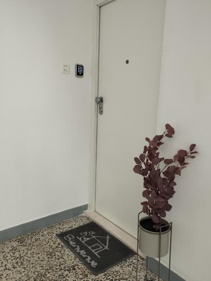 Bella Vista - Cozy Apartments With Easy Check-In And Free Parking Split Exterior photo