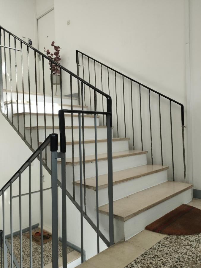 Bella Vista - Cozy Apartments With Easy Check-In And Free Parking Split Exterior photo