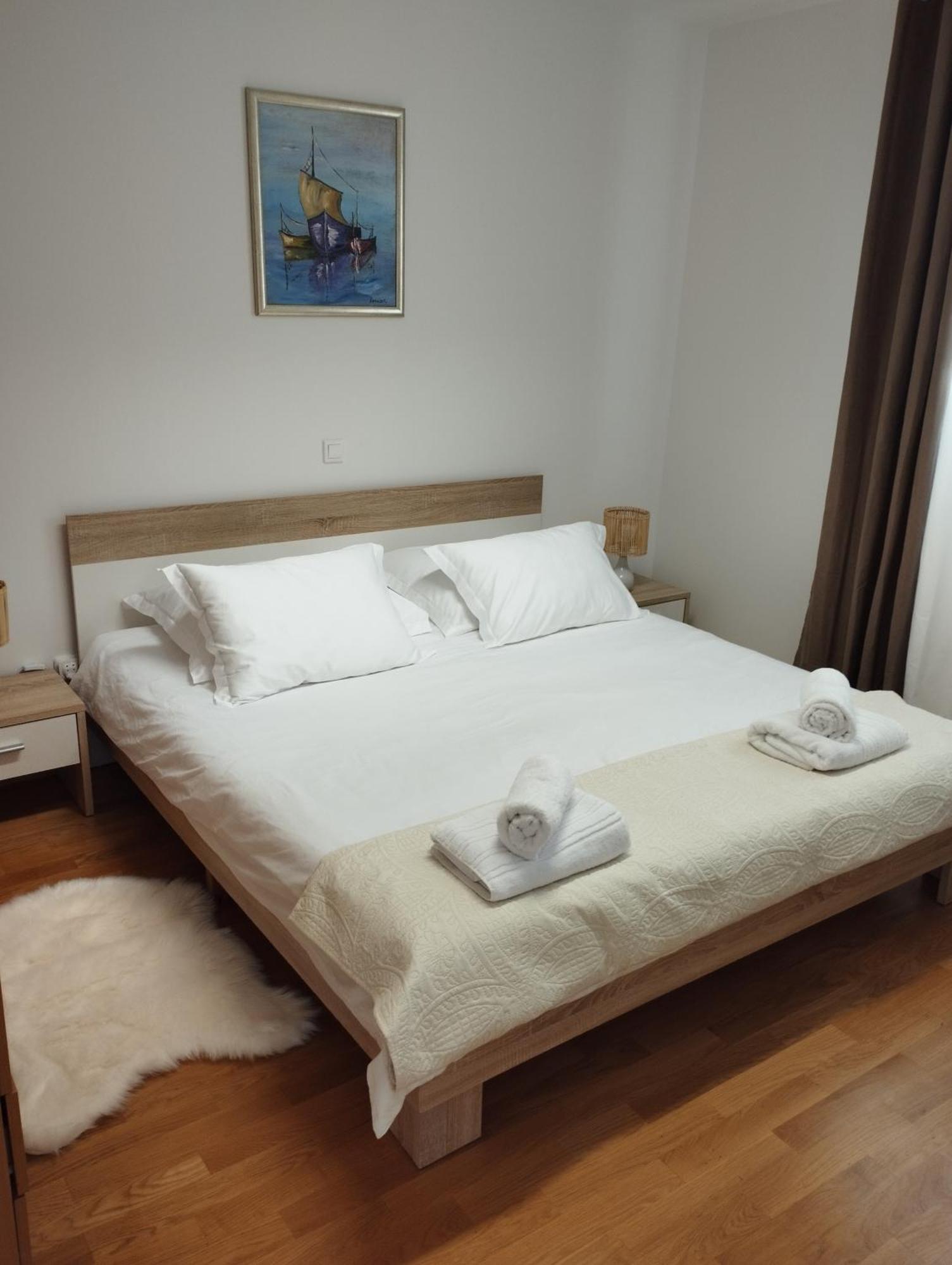 Bella Vista - Cozy Apartments With Easy Check-In And Free Parking Split Exterior photo